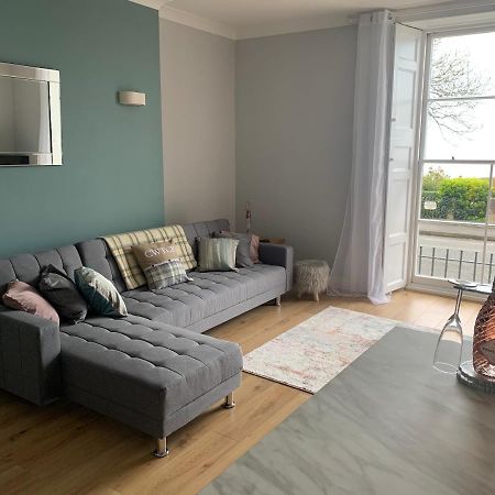 Beautiful Flat With Harbour Views Tenby Dış mekan fotoğraf