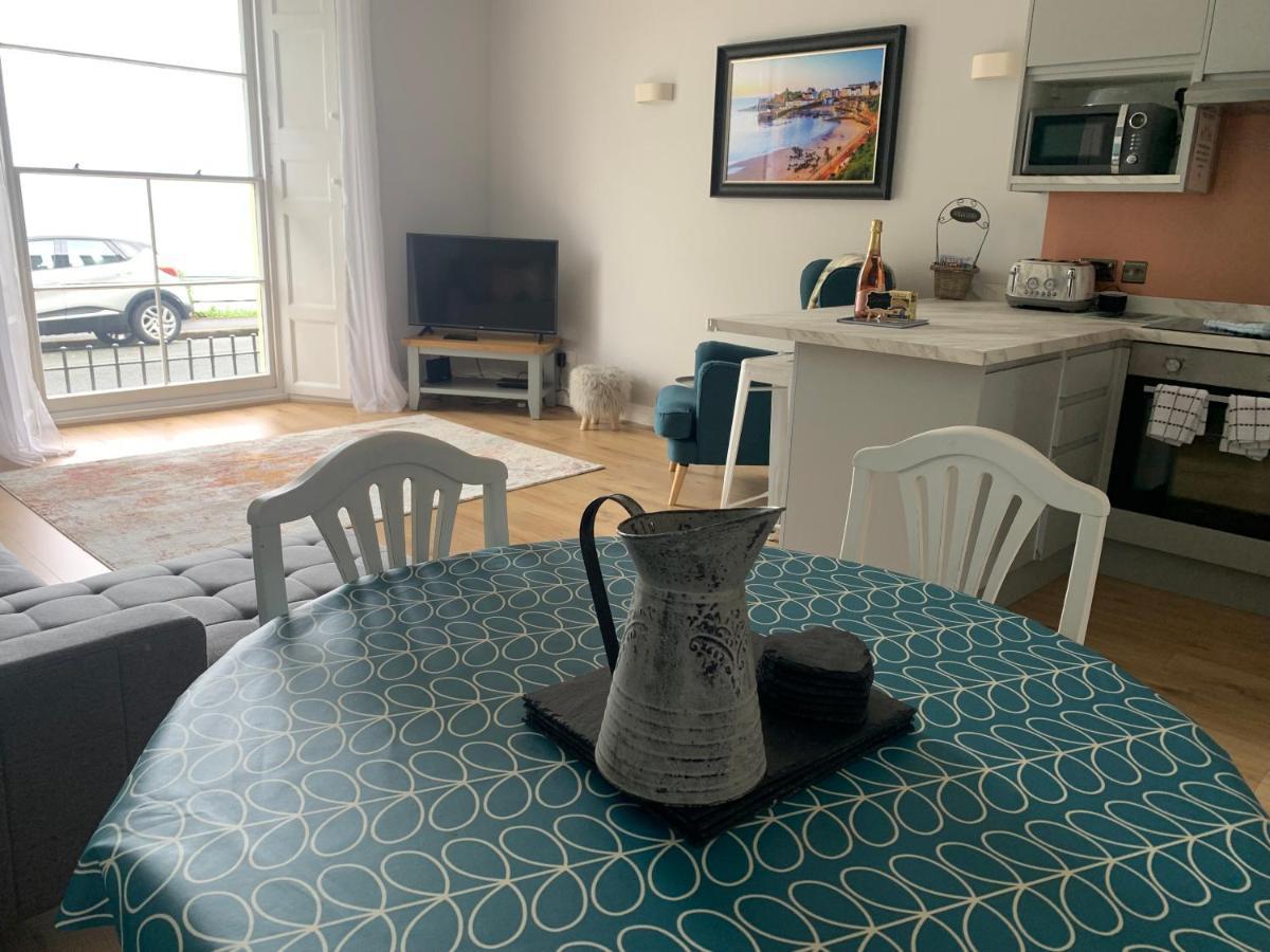 Beautiful Flat With Harbour Views Tenby Dış mekan fotoğraf