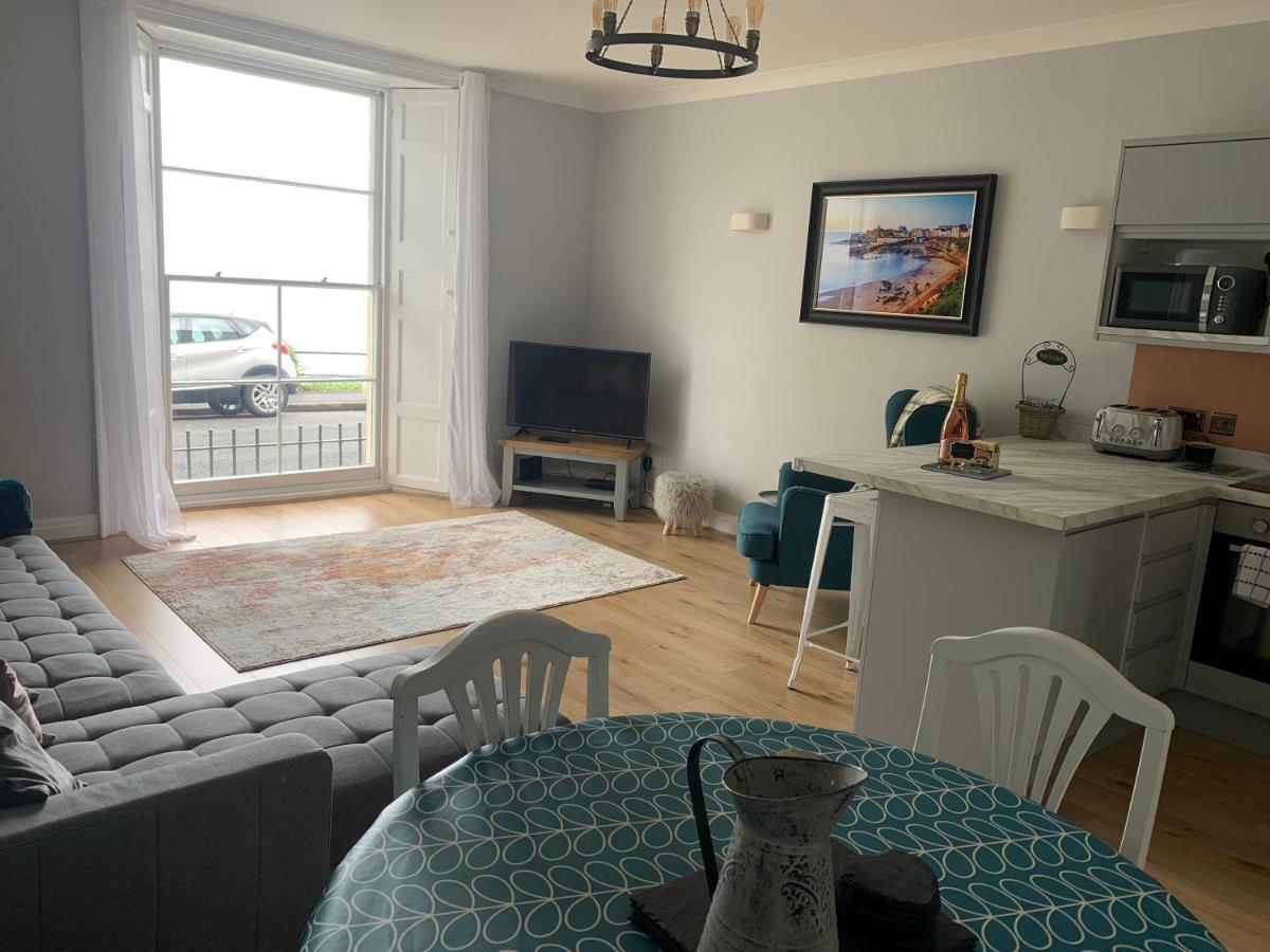 Beautiful Flat With Harbour Views Tenby Dış mekan fotoğraf