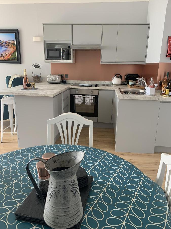 Beautiful Flat With Harbour Views Tenby Dış mekan fotoğraf